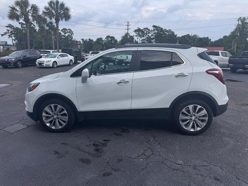 Summit White 2020 Buick Encore Preferred