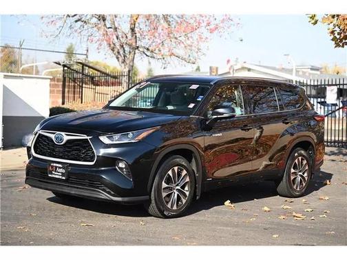 2021 Toyota Highlander Hybrid XLE