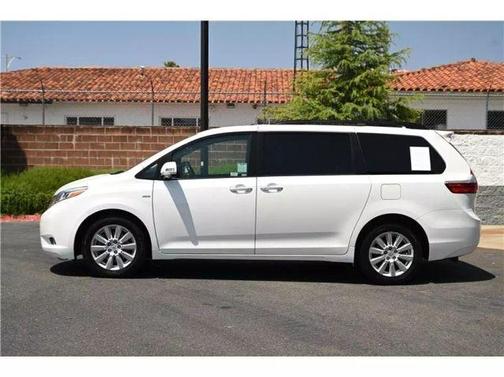 2017 Toyota Sienna Limited Premium