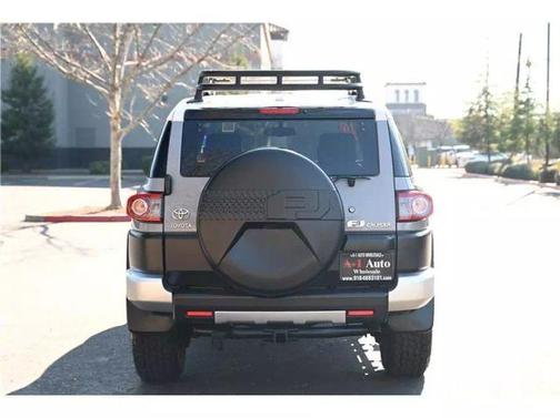 2014 Toyota FJ Cruiser Base