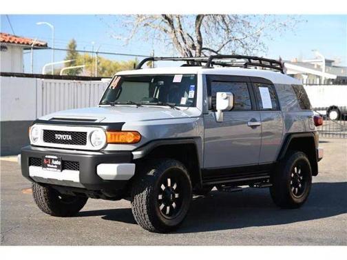 2014 Toyota FJ Cruiser Base