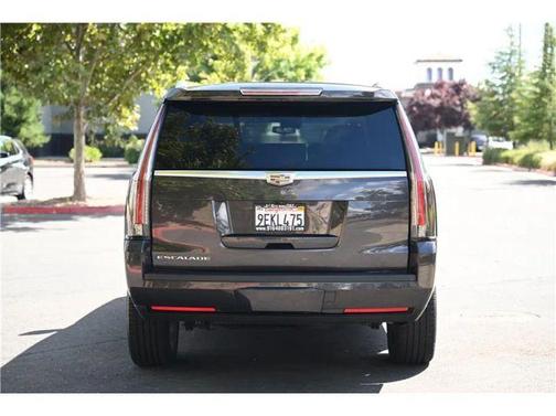 2017 Cadillac Escalade Luxury
