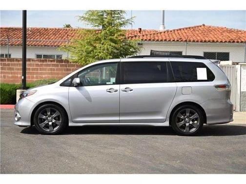 2017 Toyota Sienna SE