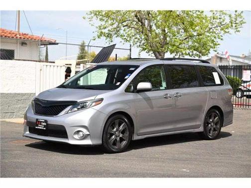 2017 Toyota Sienna SE