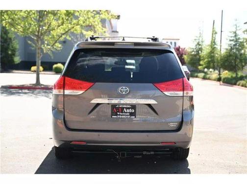 2014 Toyota Sienna XLE