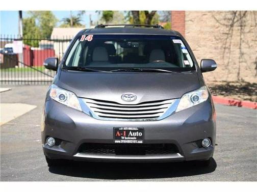 2014 Toyota Sienna XLE