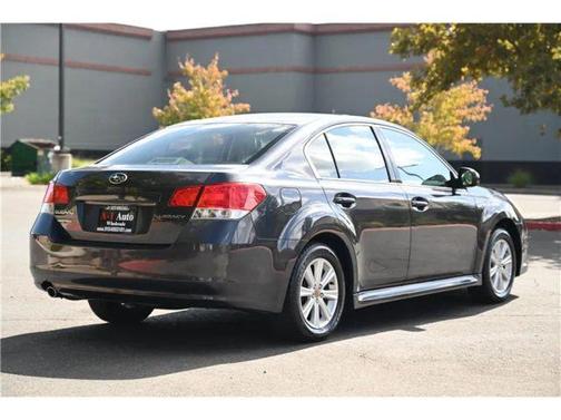 2010 Subaru Legacy 2.5i Premium