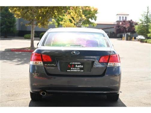 2010 Subaru Legacy 2.5i Premium