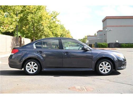 2010 Subaru Legacy 2.5i Premium
