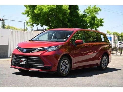 2021 Toyota Sienna LE