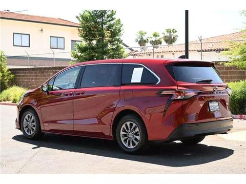 2021 Toyota Sienna LE