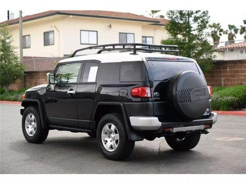 2007 Toyota FJ Cruiser Base (Retail Orders Only) (M6)