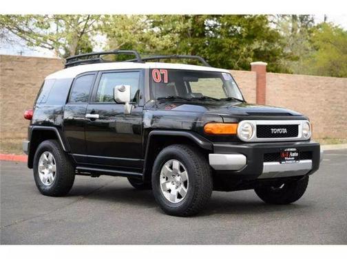 2007 Toyota FJ Cruiser Base (Retail Orders Only) (M6)