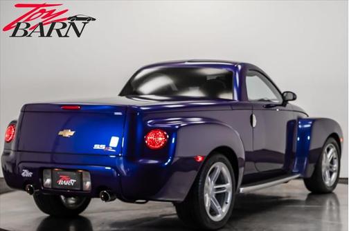 2004 Chevrolet SSR Base