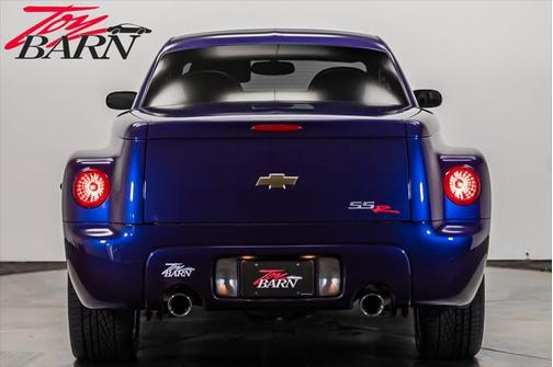 2004 Chevrolet SSR Base