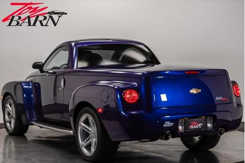 2004 Chevrolet SSR Base