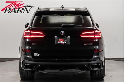 2022 BMW X5 M50i