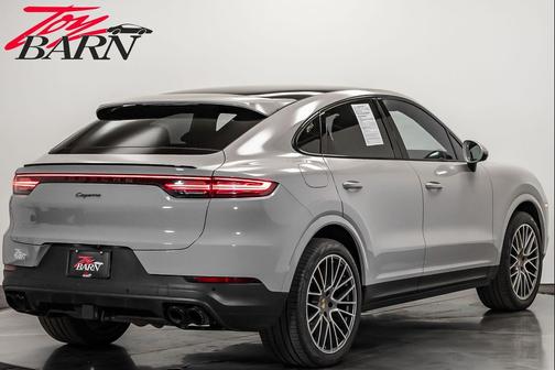 2023 Porsche Cayenne Platinum Edition