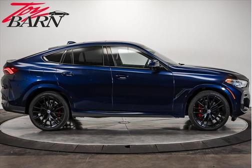 2022 BMW X6 M50i