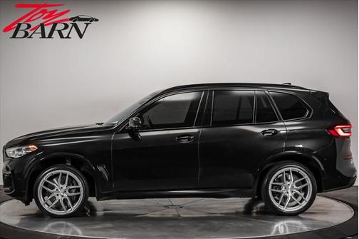 2022 BMW X5 M50i