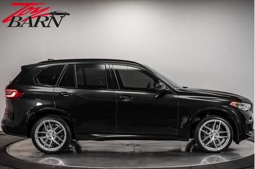 2022 BMW X5 M50i