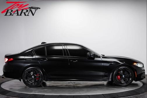 Black Sapphire Metallic 2022 BMW M5 Base