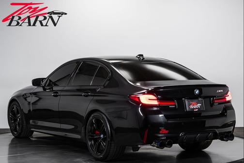 Black Sapphire Metallic 2022 BMW M5 Base