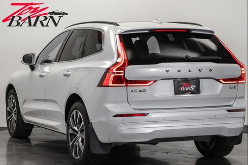 2022 Volvo XC60 B5 Momentum