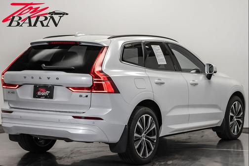 2022 Volvo XC60 B5 Momentum