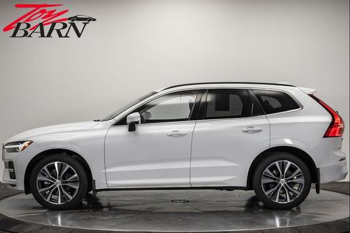 2022 Volvo XC60 B5 Momentum
