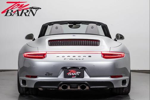 Rhodium Silver Metallic 2017 Porsche 911 Carrera