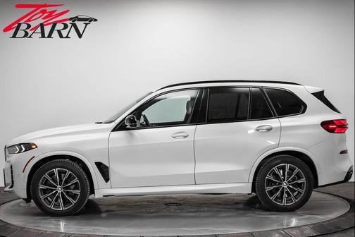 2024 BMW X5 M60i