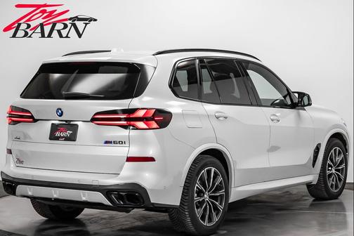 2024 BMW X5 M60i