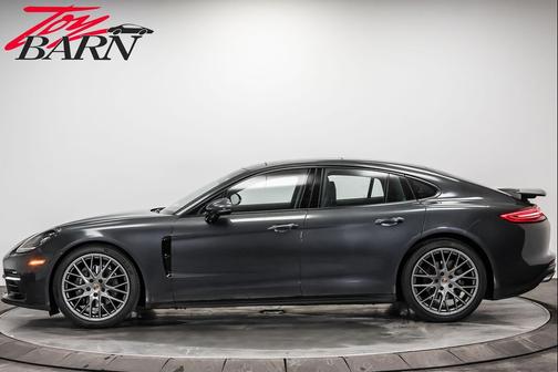 2018 Porsche Panamera 4