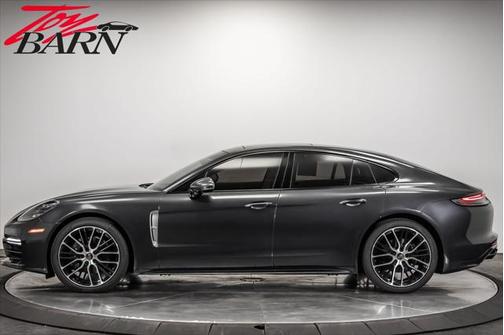 2022 Porsche Panamera 4 Platinum Edition