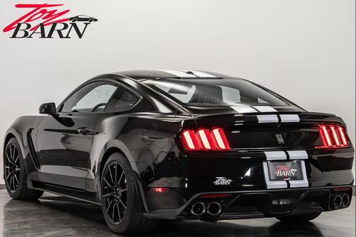 2016 Ford Shelby GT350 Base