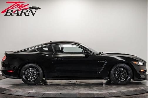 2016 Ford Shelby GT350 Base