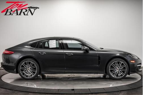 2018 Porsche Panamera 4