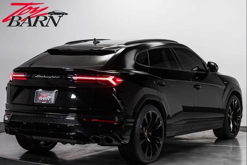 Black 2022 Lamborghini Urus Base
