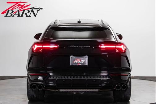 Black 2022 Lamborghini Urus Base