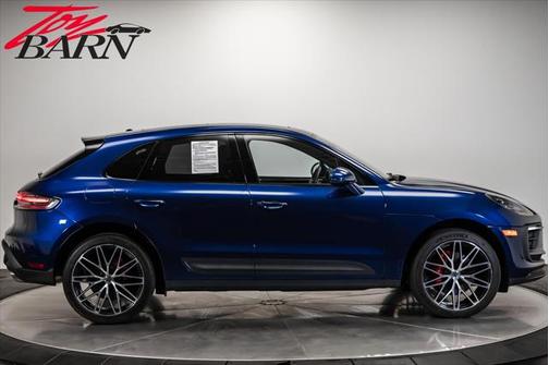 2023 Porsche Macan Base