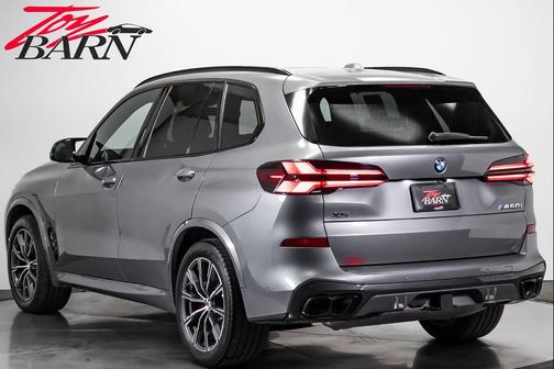 Skyscraper Grey Metallic 2026 BMW X5 M60i
