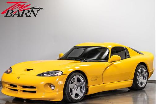 Yellow 2001 Dodge Viper GTS