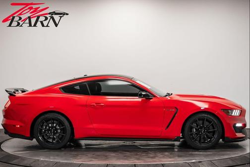 2016 Ford Shelby GT350 Base