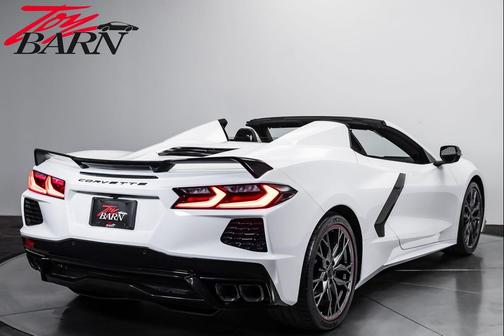 Arctic White 2024 Chevrolet Corvette Stingray w/2LT