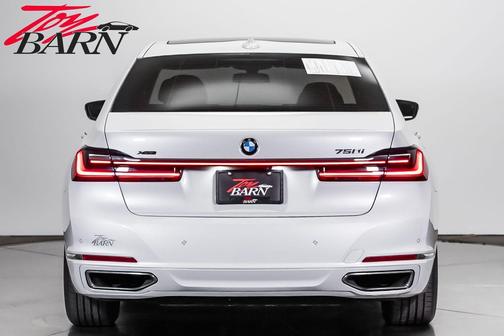 Mineral White Metallic 2022 BMW 750 i xDrive