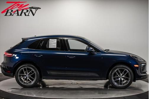 2022 Porsche Macan Base