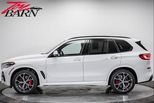 2022 BMW X5 M50i