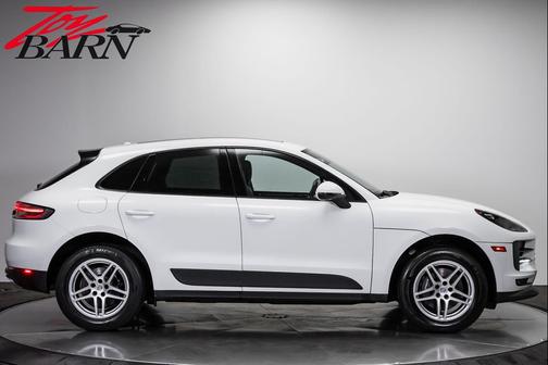 White 2021 Porsche Macan Macan