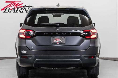 2023 Honda Pilot AWD LX